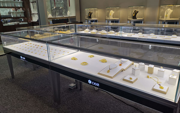 商品展示柜的購買以及維護(hù)成本會很高嗎？